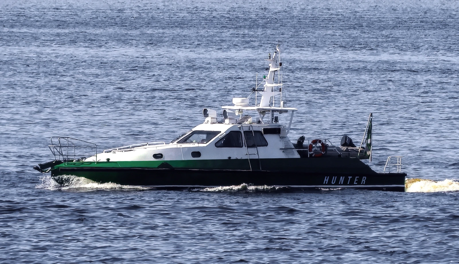 HUNTER patrol variant — source photograph, not a photograph of the camouflage design above