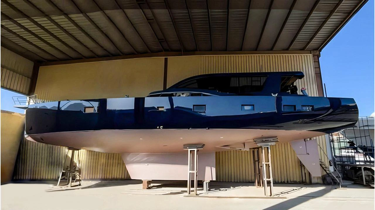 VANUATU hull in the workshop, side view